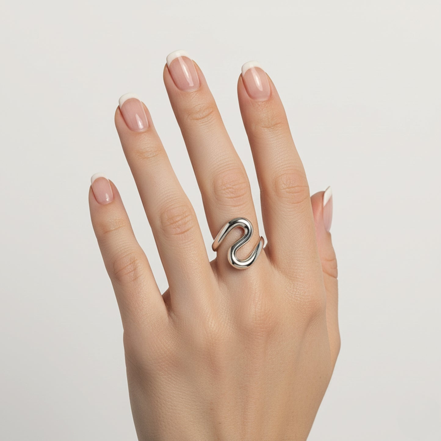 Anello Cigno in Acciaio Inox – Eleganza Fluida e Moderna