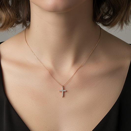 Collana Croce Glow in Acciaio Inox – Eleganza Luminosa