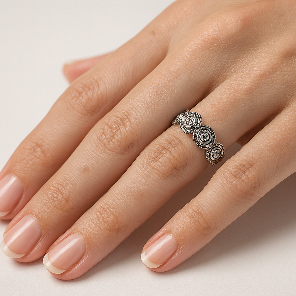 Anello Retro Chic in Acciaio Inox – Design Vintage Moderno