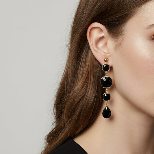 Midnight Drop – Orecchini Pendenti con Pietre Nere e Finitura Dorata