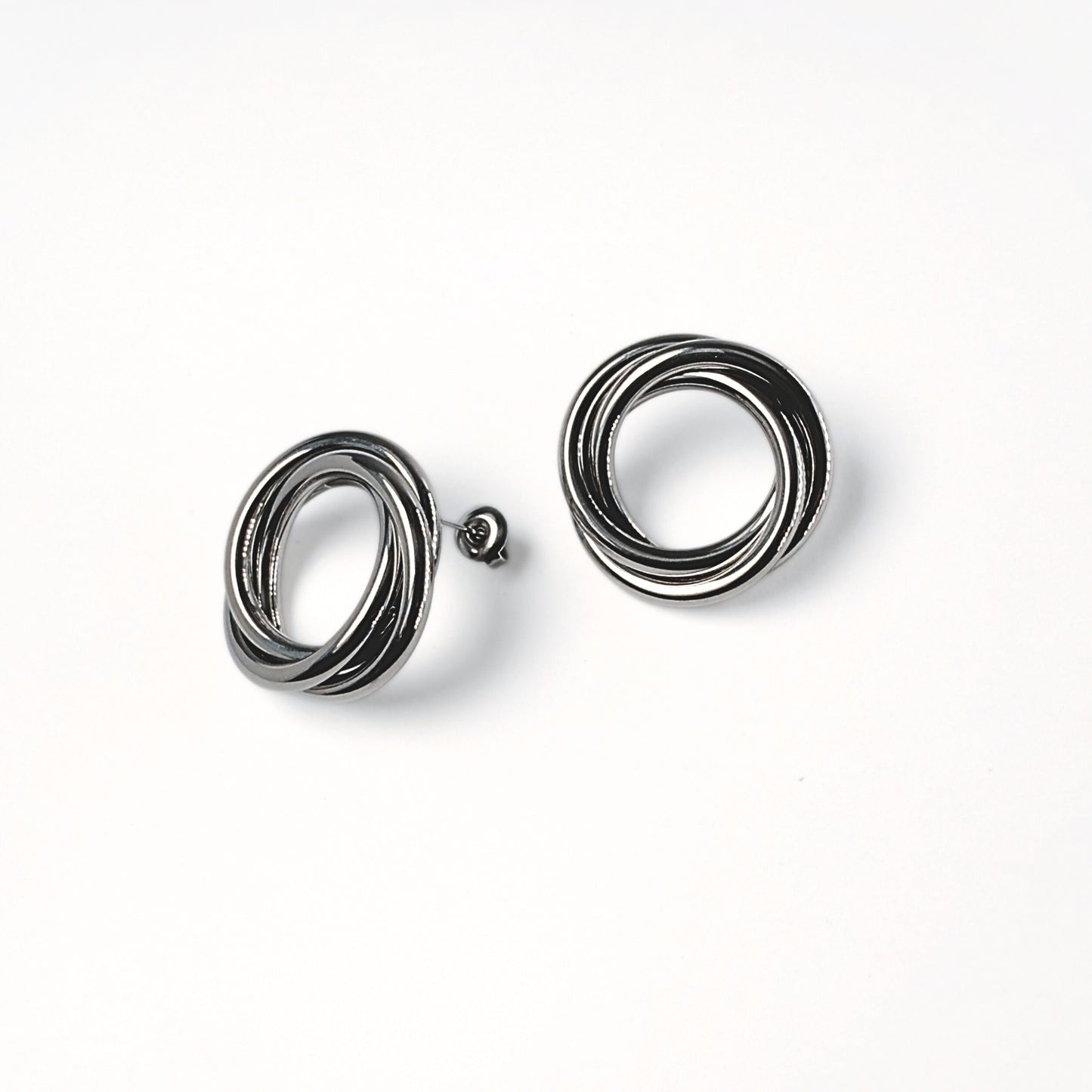 Orecchini Orbita in Acciaio Inox – Design Circolare Moderno