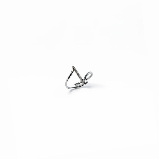 anello donna saetta design elegante mano