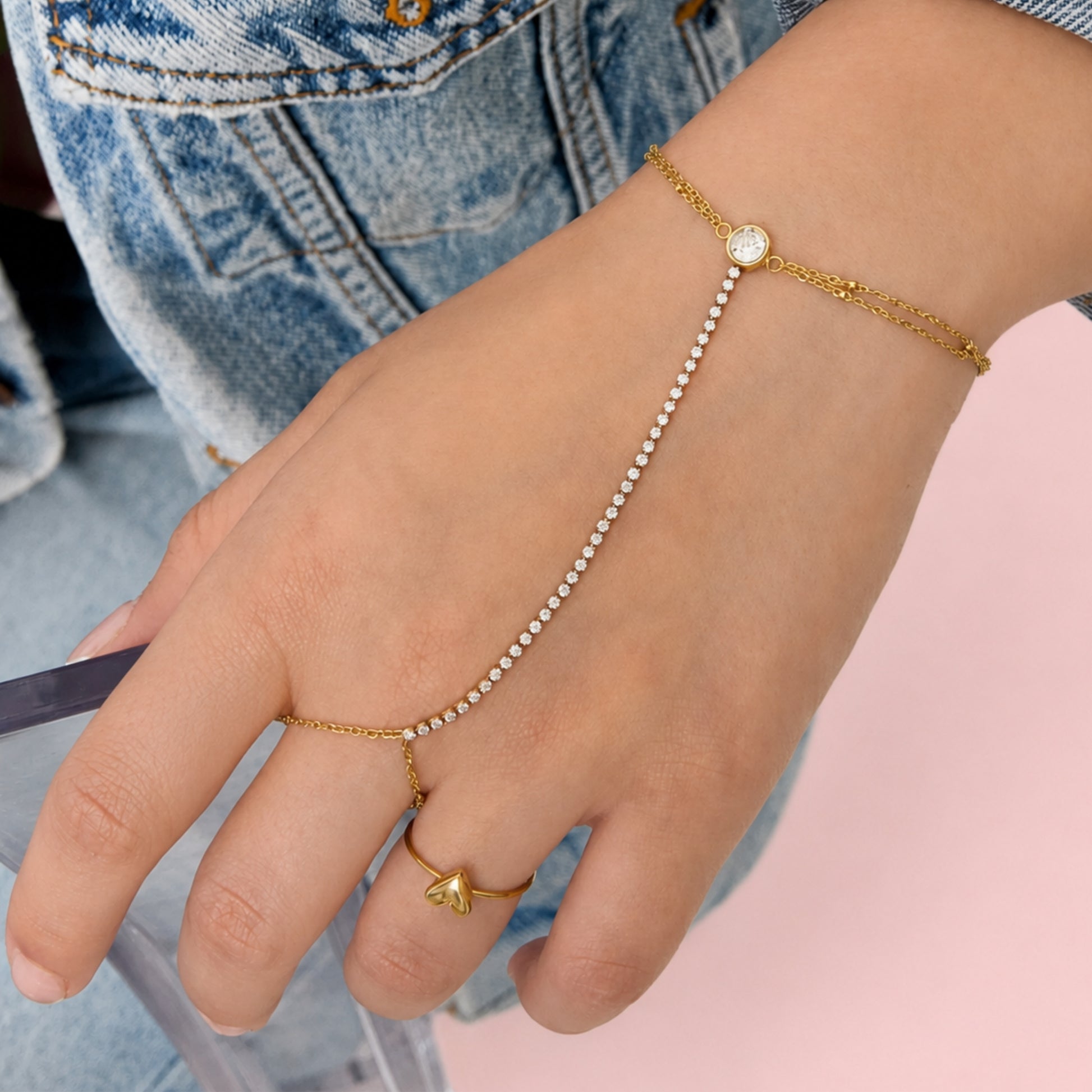 Bracciale baciamano con anello e catena luminosa modello Nara