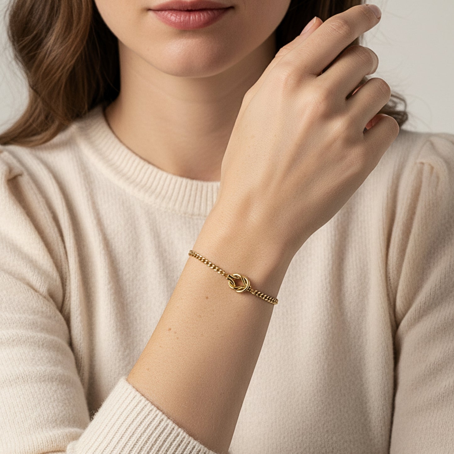 Bracciale Knot in Acciaio Inox con Nodo Centrale