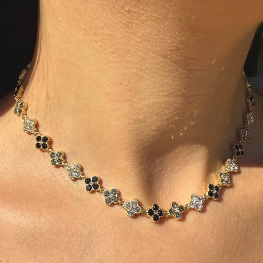 Collana Noir Bloom Petal in Acciaio Inox | Elegante e Trendy