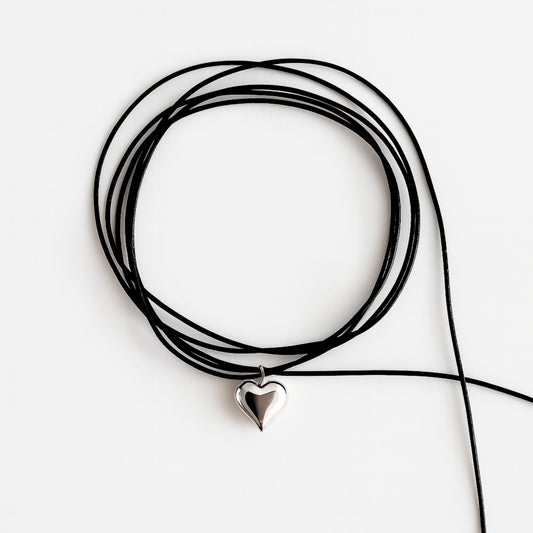 Choker Cordone Nero & Cuore in Acciaio Inox – Minimal Chic