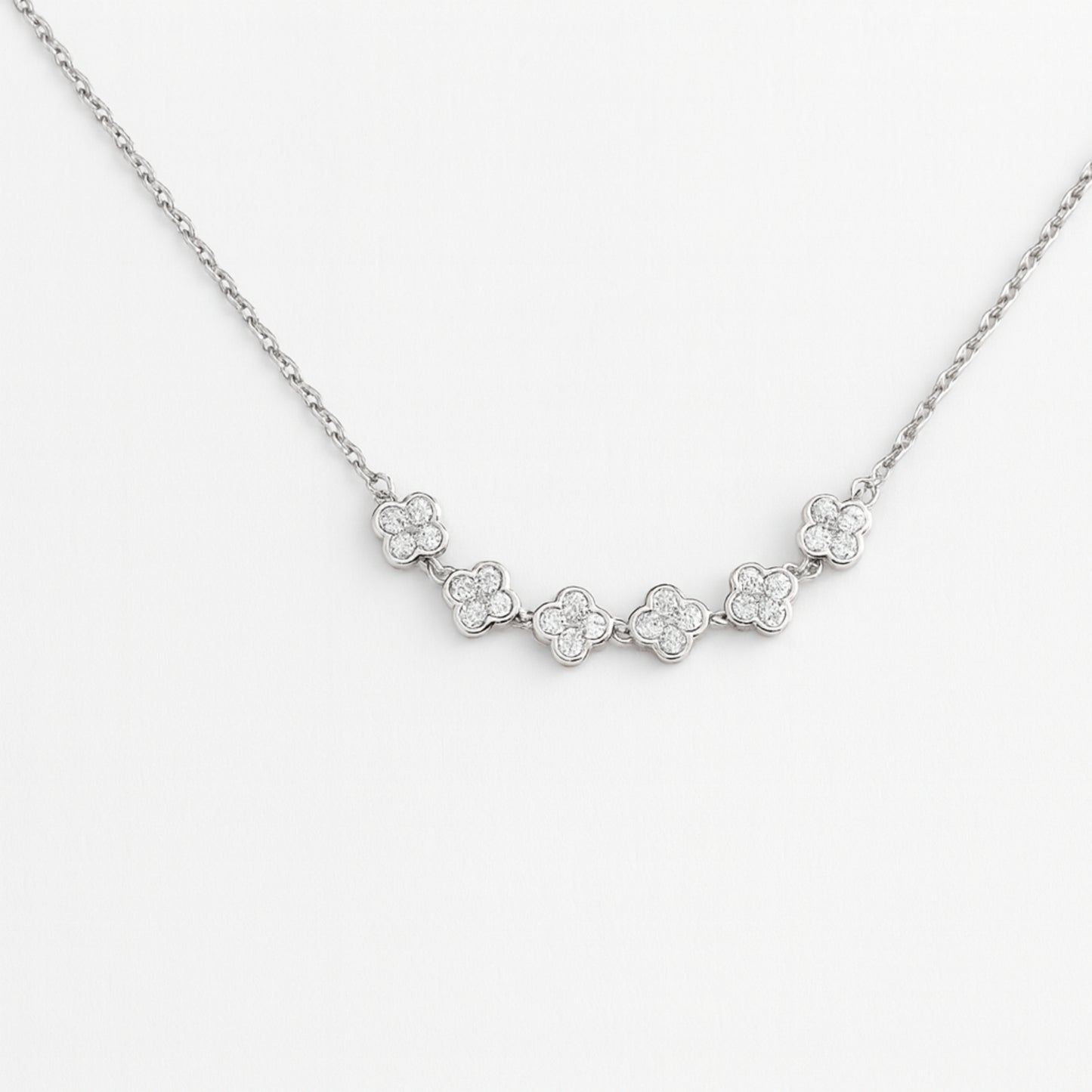 Collana Blossom Line in Acciaio Inox – Fiori Brillanti in Serie Elegante