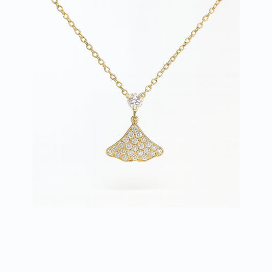 Collana Ginkgo Chic in Acciaio Inox – Ciondolo Brillante a Forma di Foglia Ginkgo