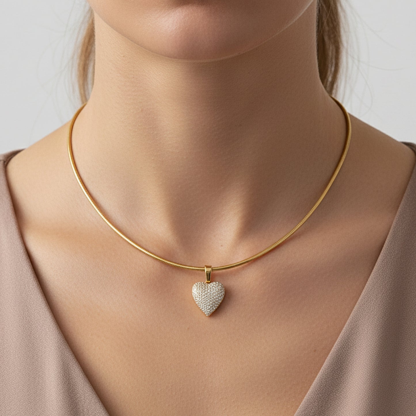 Collana Semirigida Shimmer Heart in Acciaio Inox – Cuore Luminoso