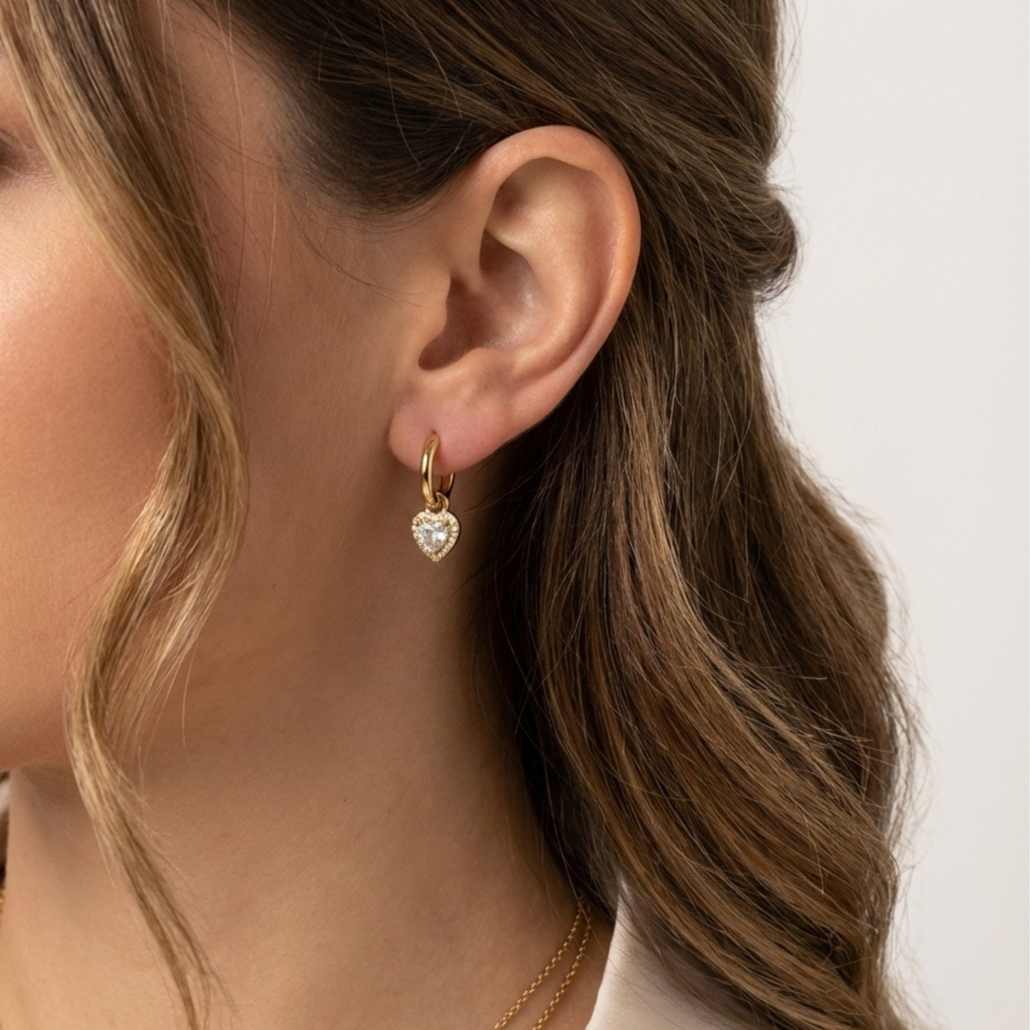 Cuoricino · Orecchini a cerchio con cuore pendente in acciaio inossidabile