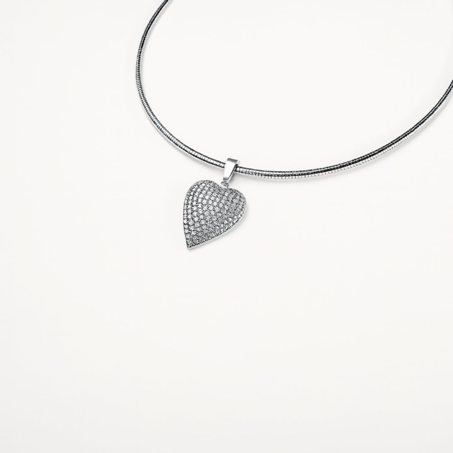 Collana Semirigida Shimmer Heart in Acciaio Inox – Cuore Luminoso