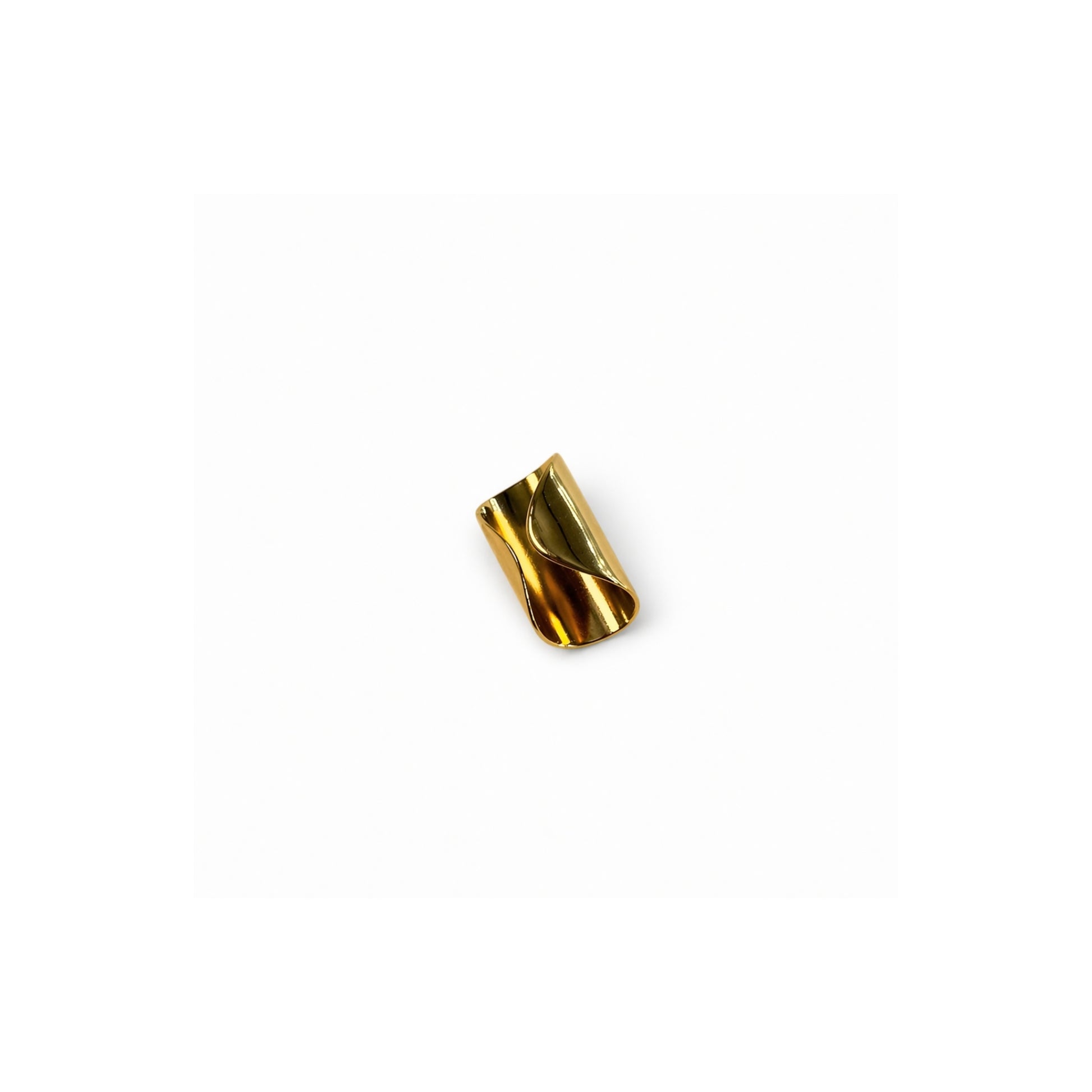 Dettaglio TUBI – ear cuff voluminoso lucido