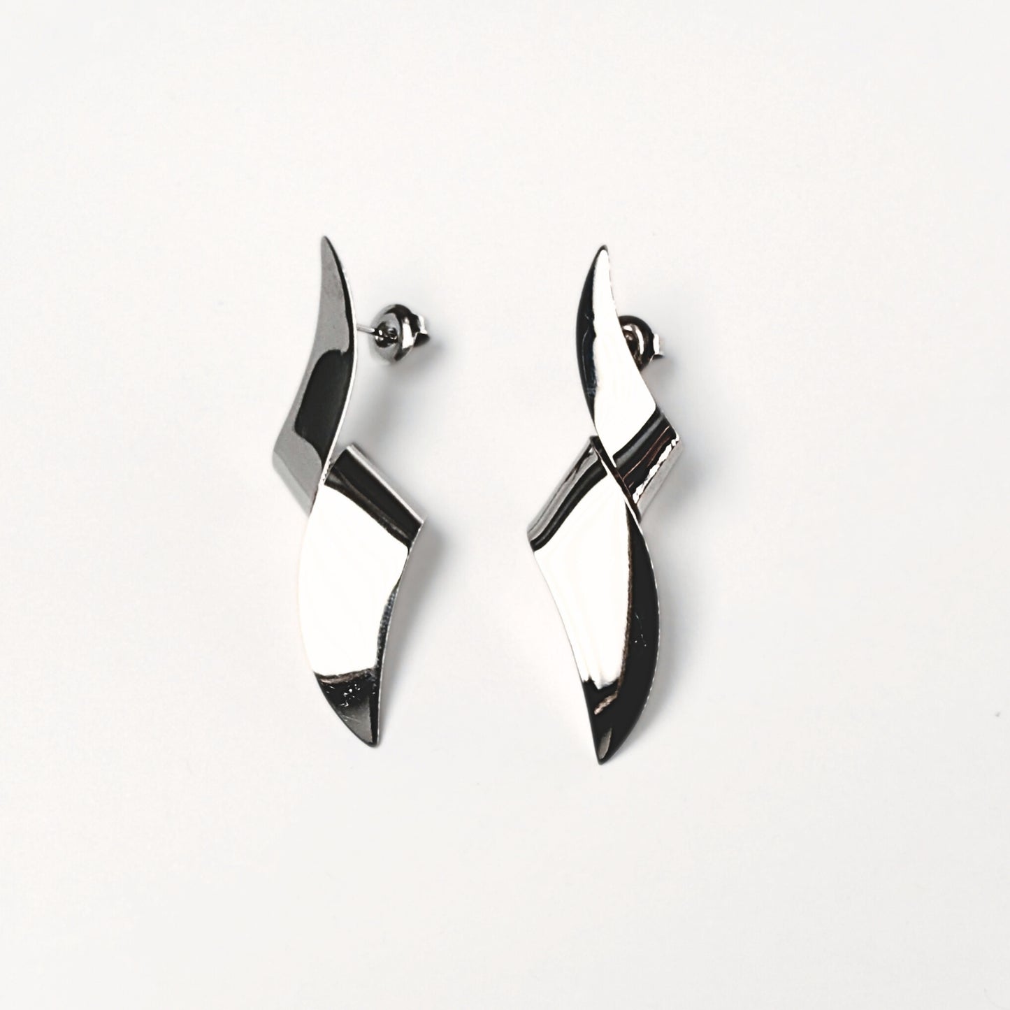 Lamina Bold · Orecchini pendenti scultorei in acciaio inox