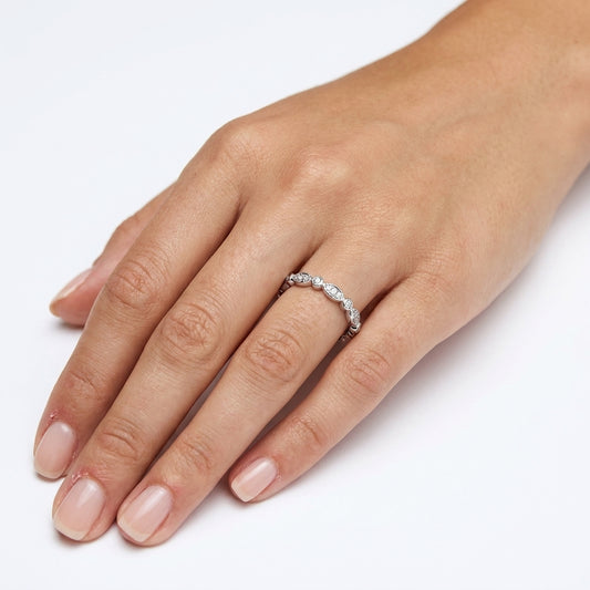anello zirconia argento design continuo elegante