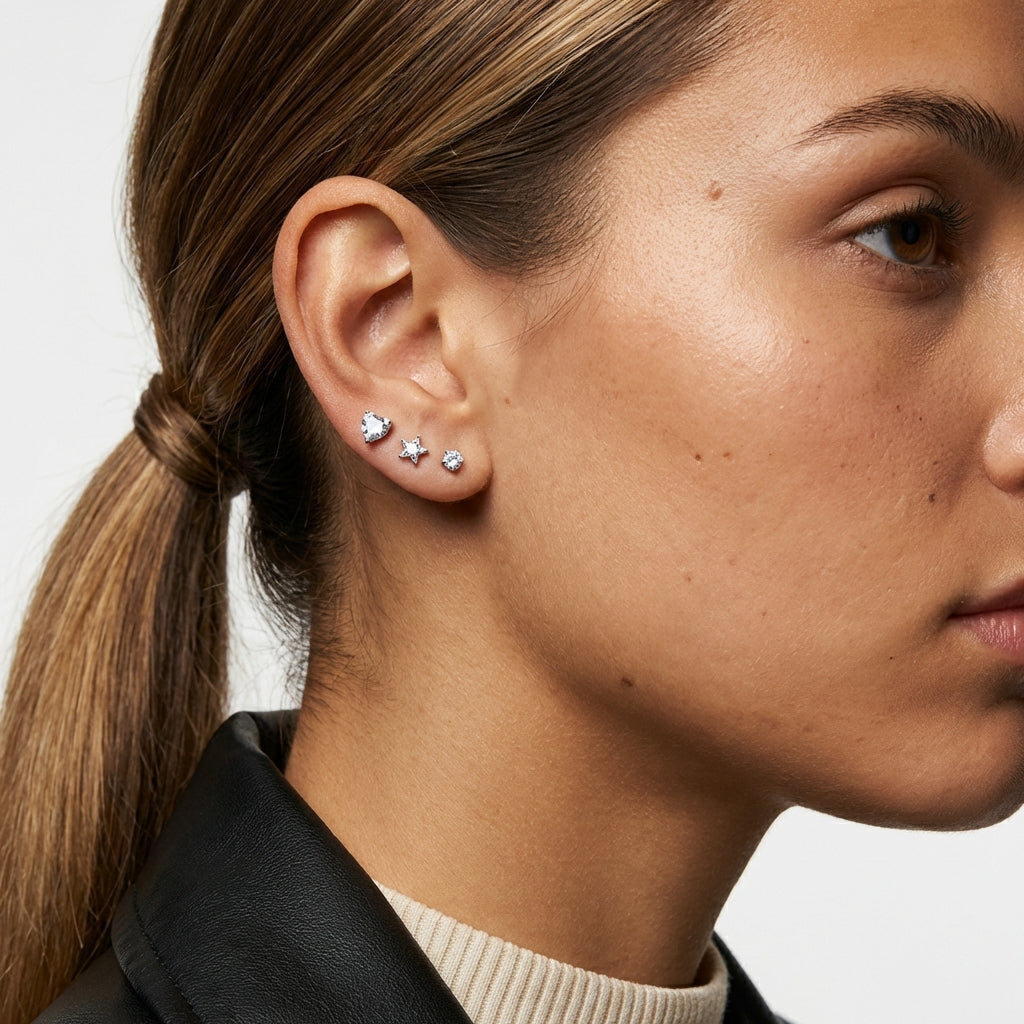 Tiny Icons – Set Orecchini Mini Cuore, Stella e Punto Luce in Acciaio Inox